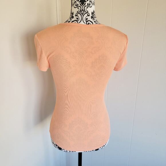 Aritzia Sunday Best Ribbed Short Sleeve Tee - Picture 2 of 3